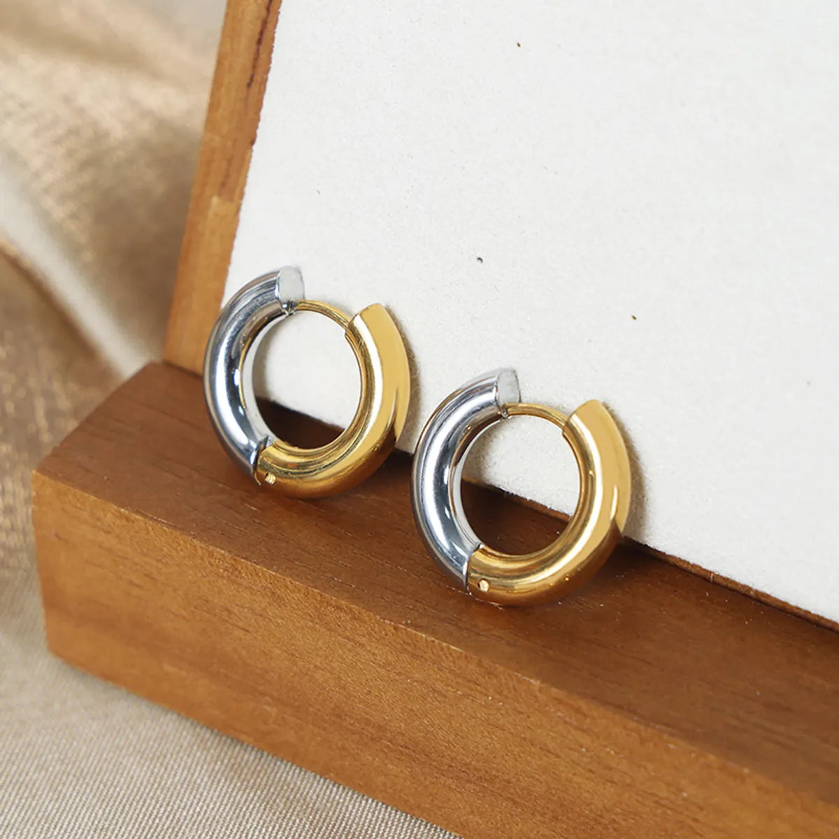 1 Pair Casual Simple Style Color Block Plating Titanium Steel 18k Gold Plated Earrings