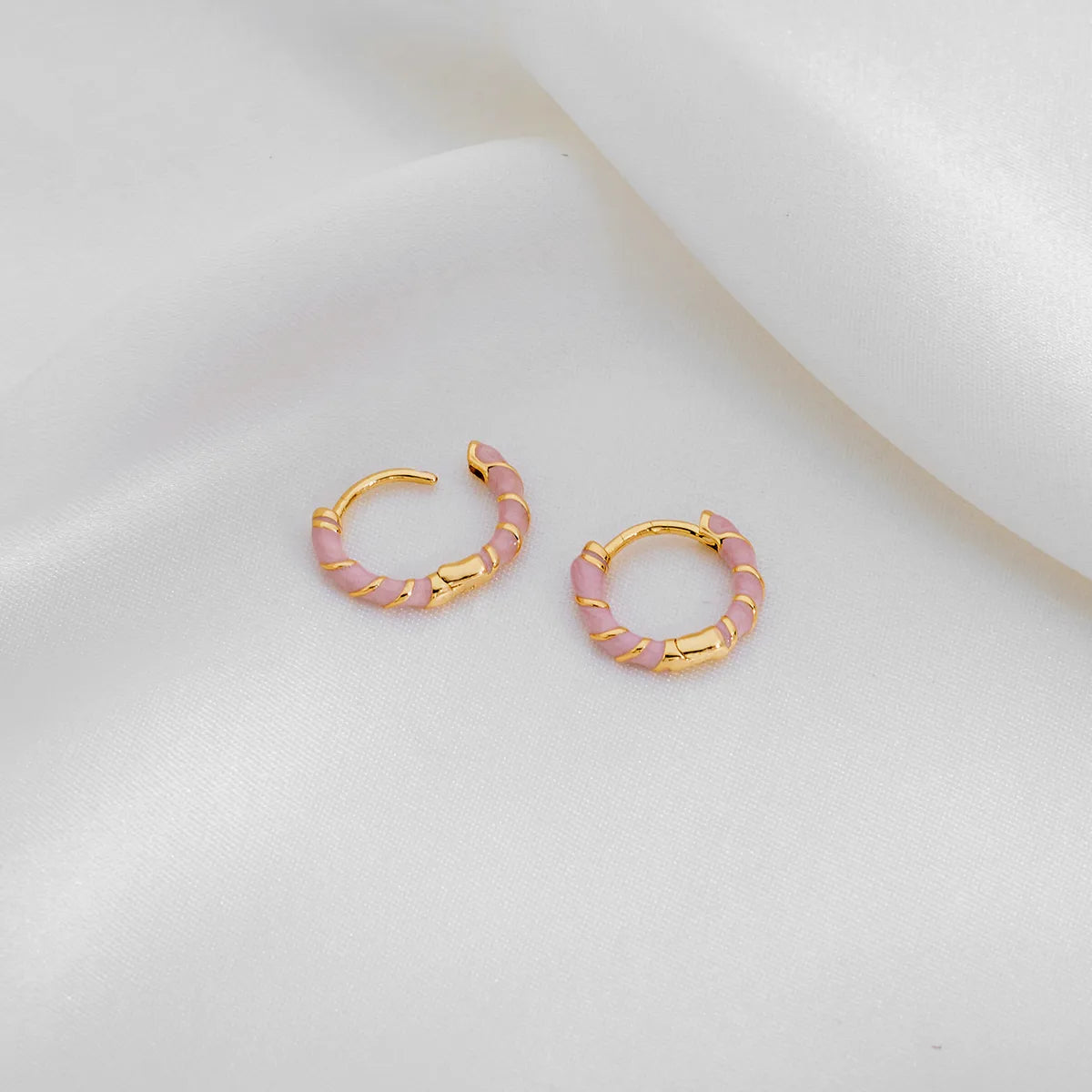 1 Pair Casual Simple Style Commute Circle Round Painted Enamel Copper Gold Plated Earrings