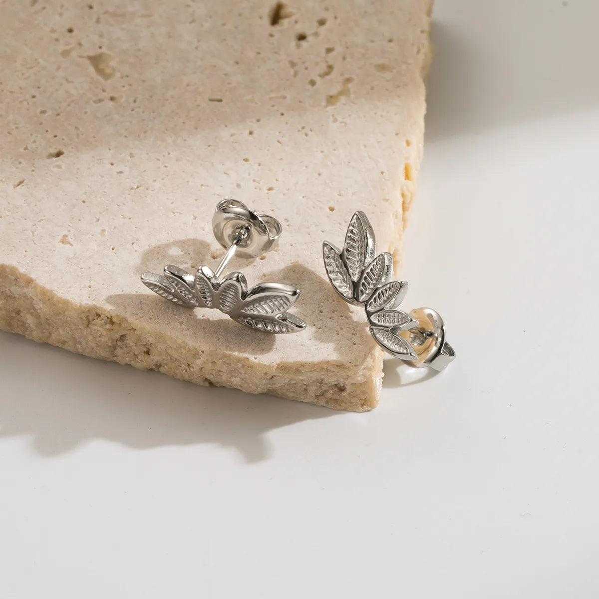 1 Pair Casual Simple Style Commute Leaves Flower 304 Stainless Steel 18K Gold Plated Ear Studs