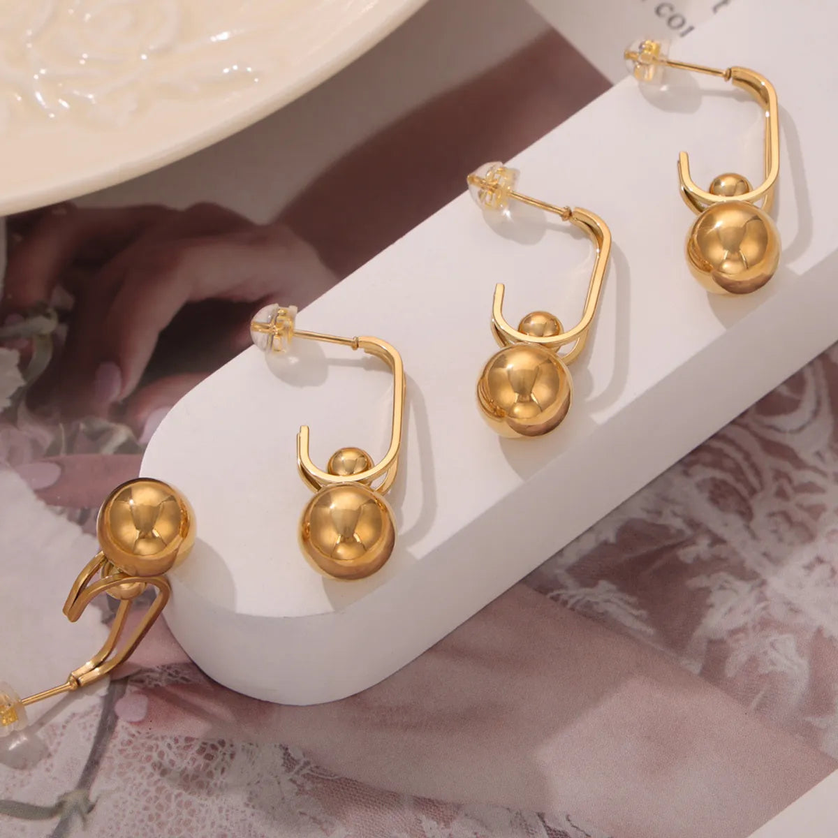 1 Pair Casual Simple Style Commute Solid Color Titanium Steel 18K Gold Plated Drop Earrings