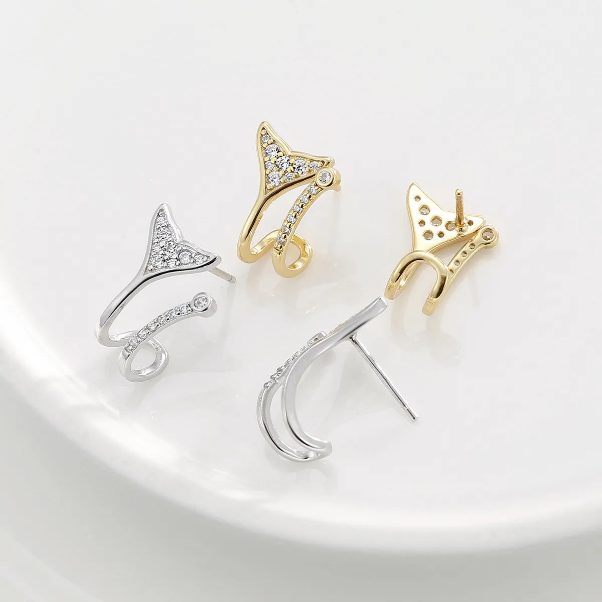 1 Pair Casual Simple Style Fish Tail Inlay Sterling Silver Zircon 14K Gold Plated Ear Studs