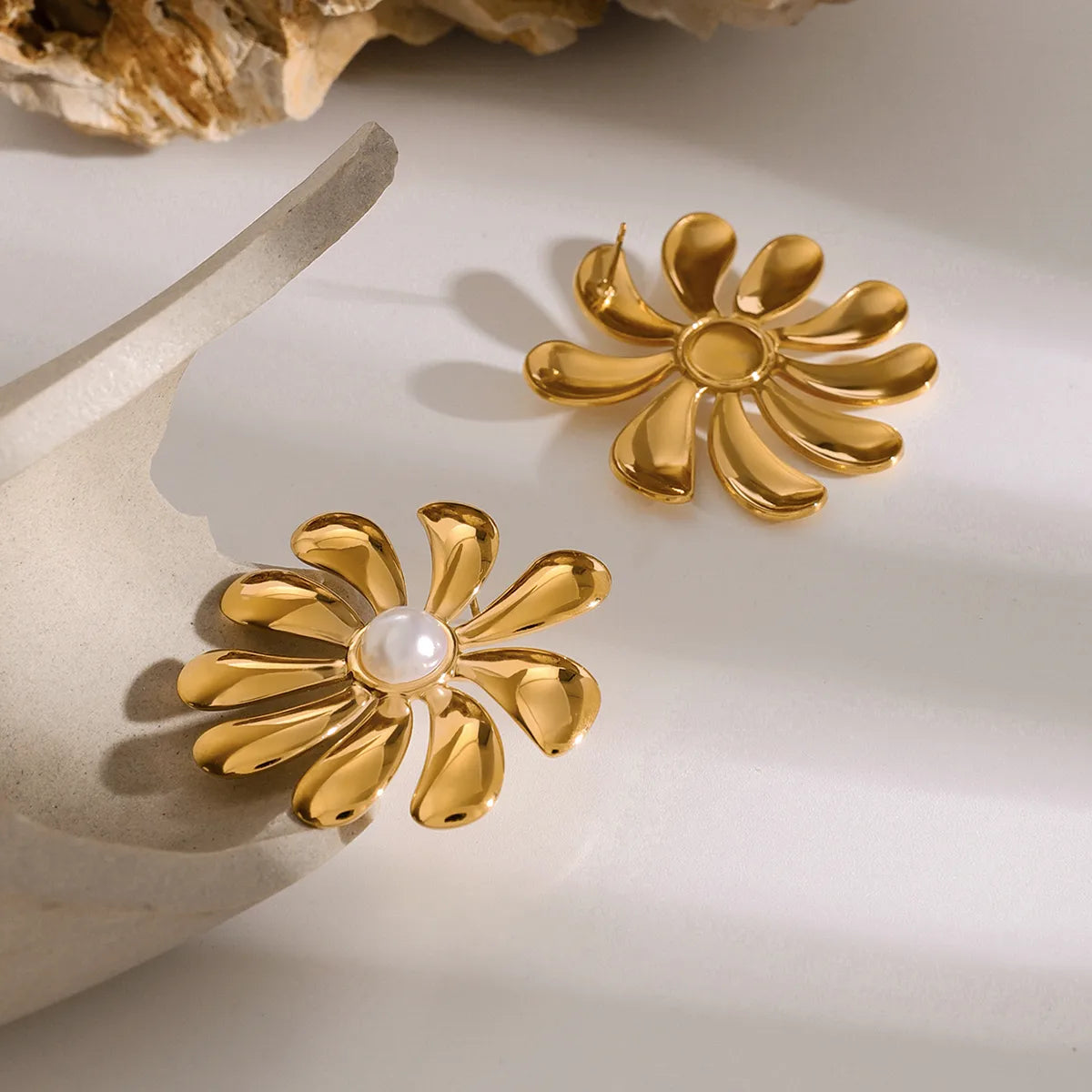 1 Pair Casual Simple Style Flower Plating 304 Stainless Steel 18K Gold Plated Ear Studs