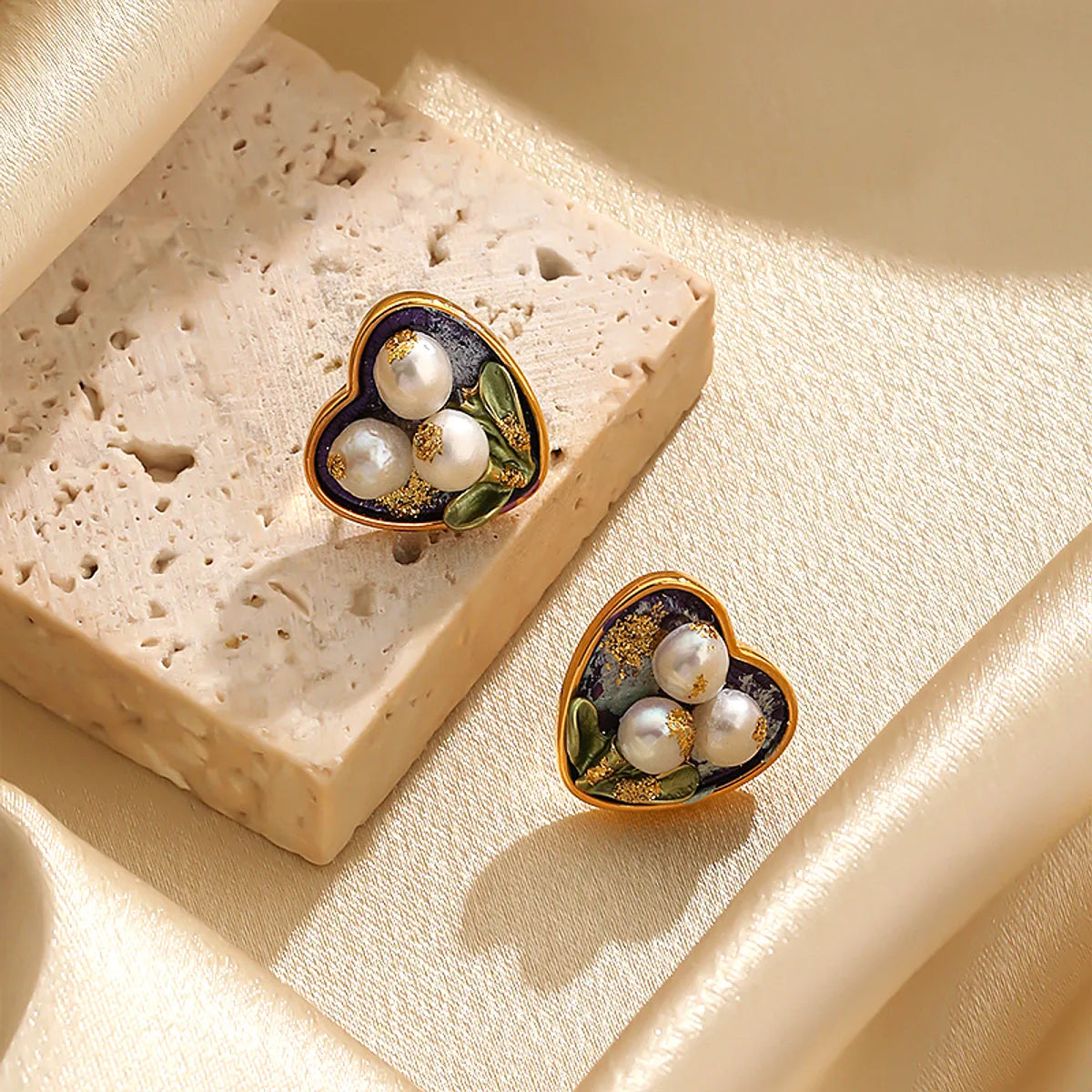 1 Pair Casual Simple Style Flower Plating Inlay Copper Freshwater Pearl 18k Gold Plated Ear Studs