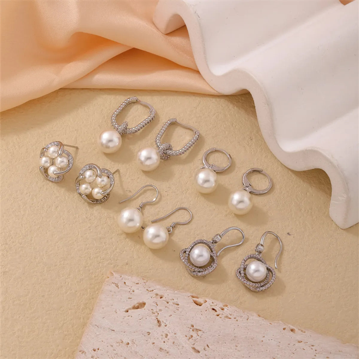 1 Pair Casual Simple Style Geometric Copper Pearl Zircon Silver Plated Drop Earrings Ear Studs