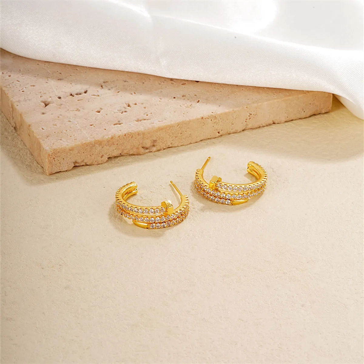 1 Pair Casual Simple Style Geometric Copper Zircon Silver Plated Ear Studs