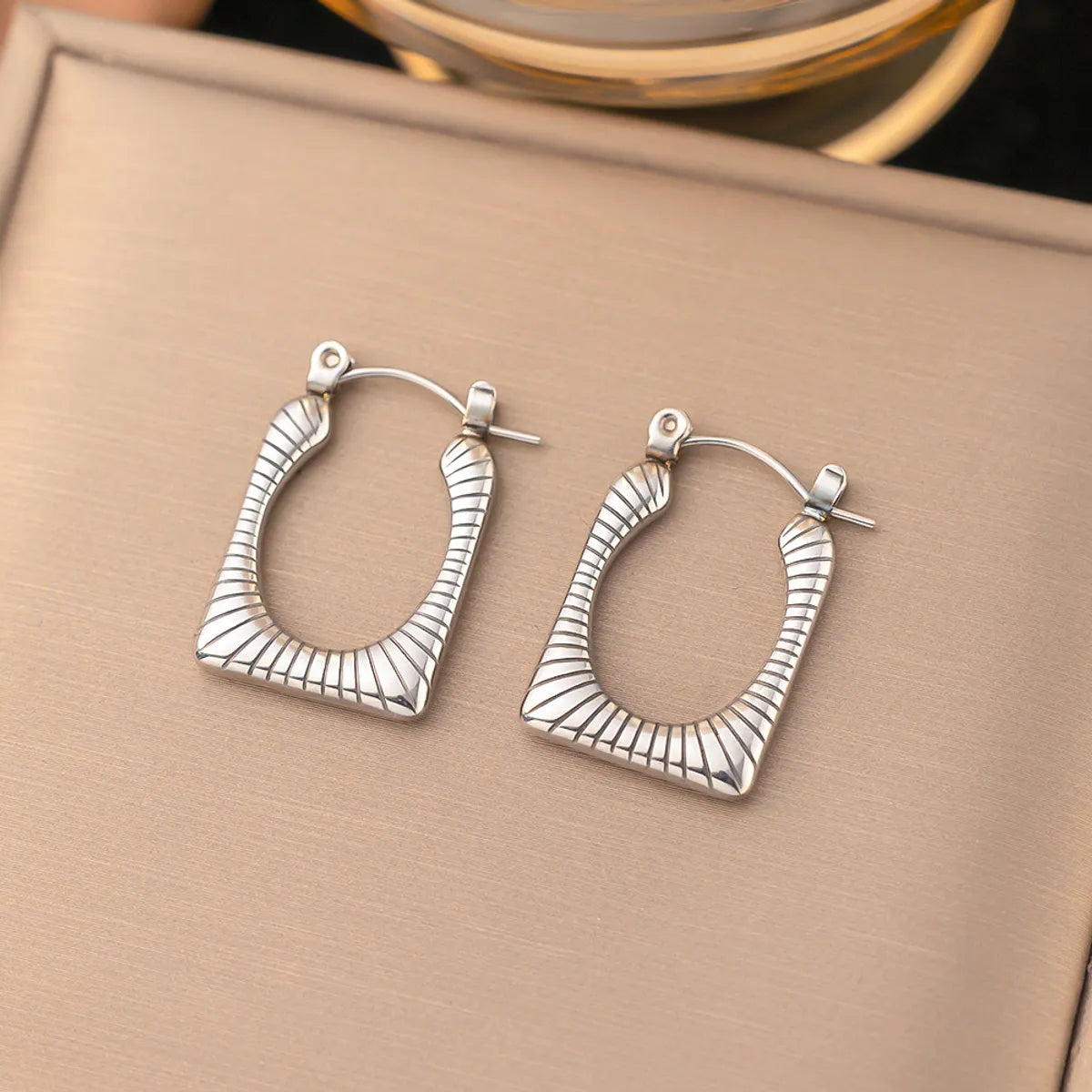 1 Pair Casual Simple Style Geometric Inlay Titanium Steel Pearl Zircon Ear Cuffs Earrings Ear Studs