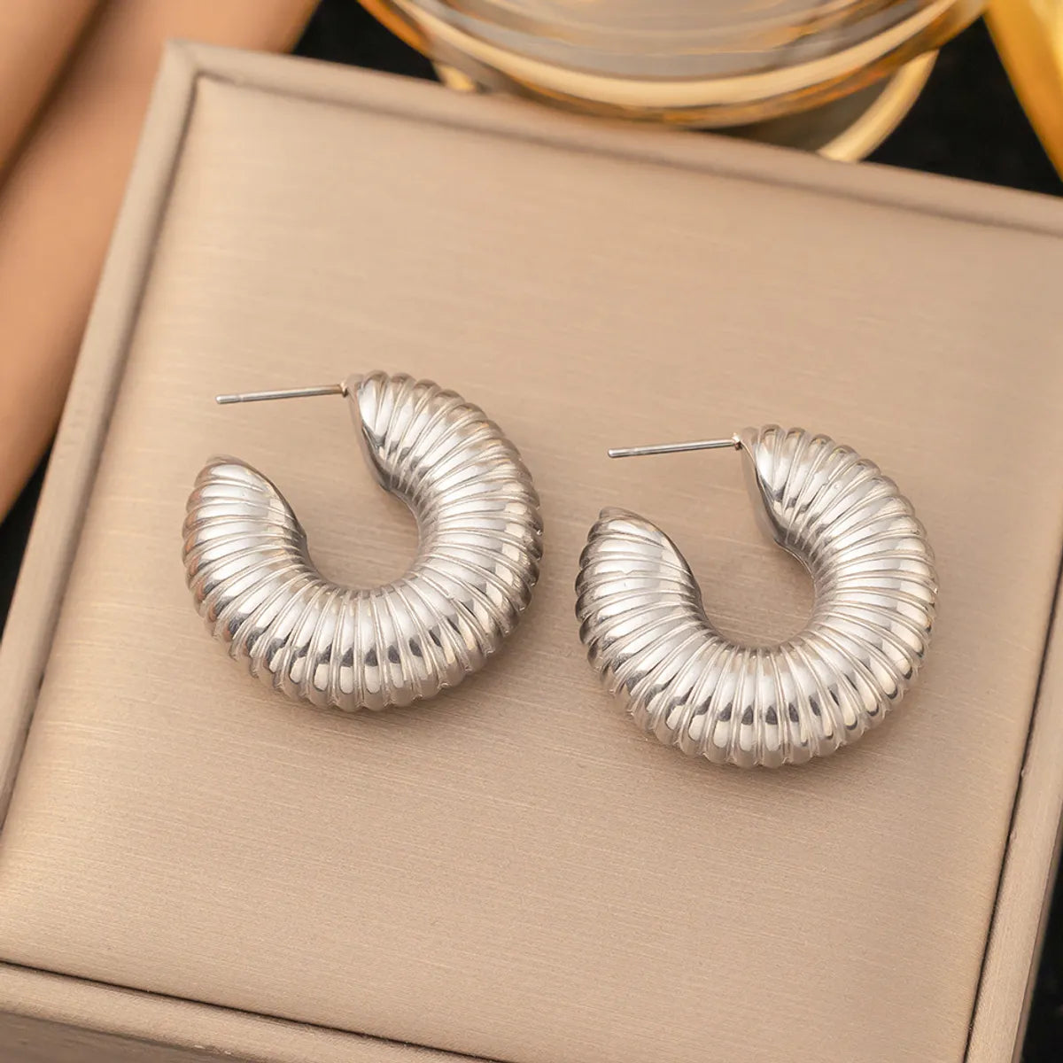 1 Pair Casual Simple Style Geometric Inlay Titanium Steel Pearl Zircon Ear Cuffs Earrings Ear Studs