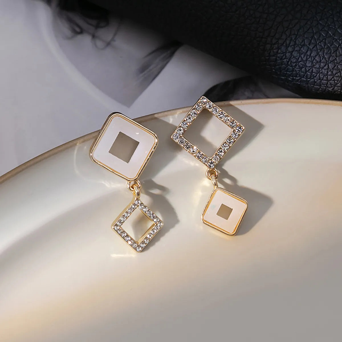 1 Pair Casual Simple Style Heart Shape Flower Bow Knot Enamel Plating Inlay Alloy Rhinestones Pearl Drop Earrings