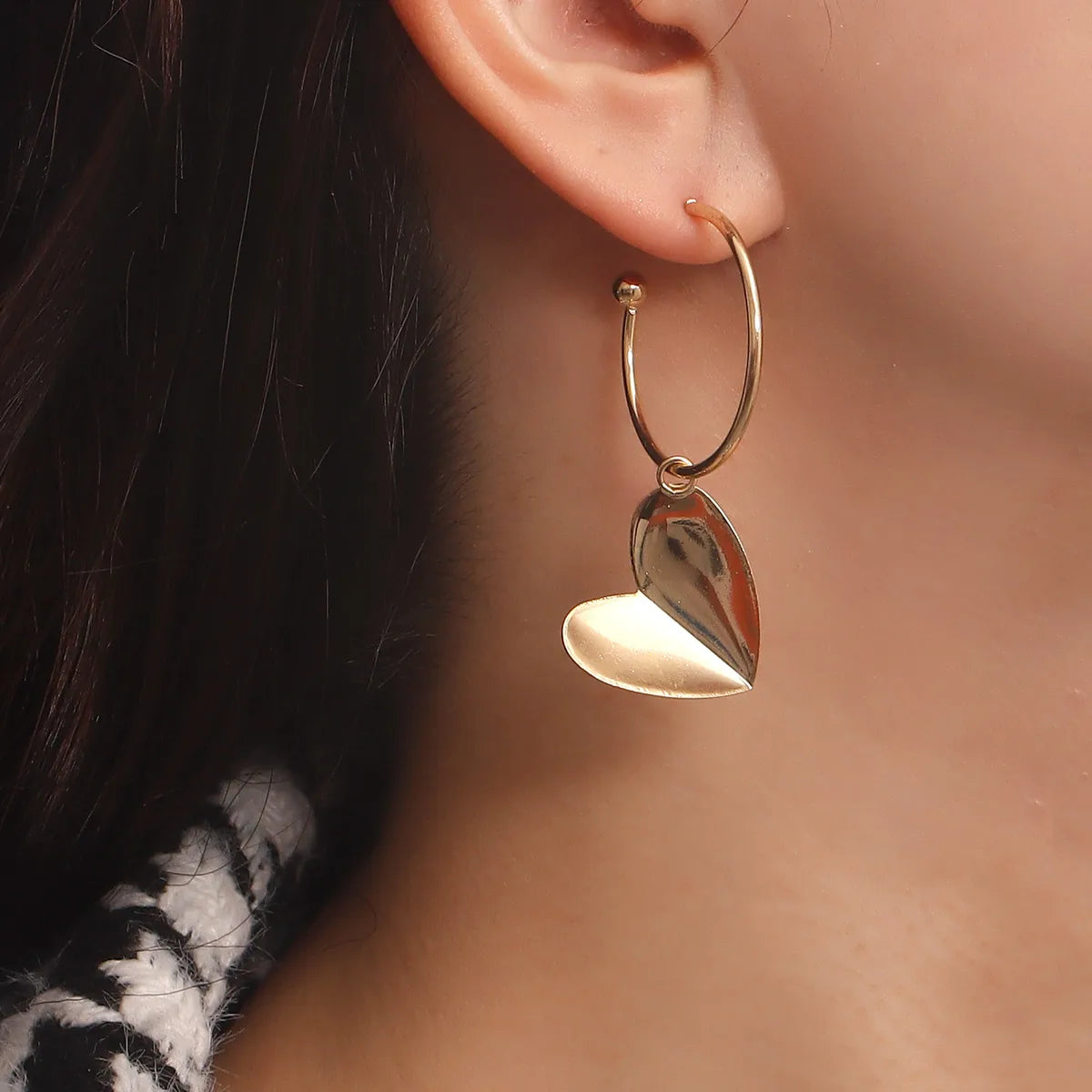 1 Pair Casual Simple Style Heart Shape Plating Alloy Drop Earrings