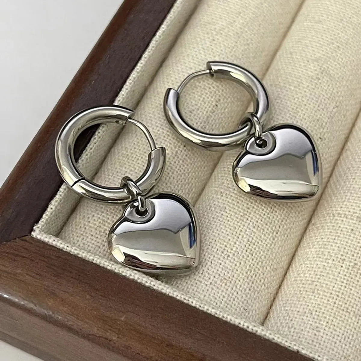 1 Pair Casual Simple Style Heart Shape Plating Titanium Steel 18K Gold Plated Drop Earrings