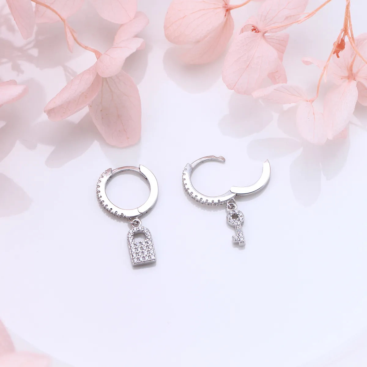 1 Pair Casual Simple Style Key Lock Asymmetrical Plating Inlay Sterling Silver Zircon White Gold Plated Gold Plated Drop Earrings