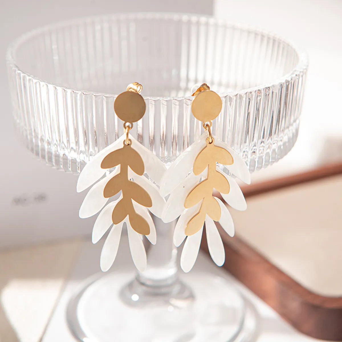 1 Pair Casual Simple Style Leaf Plating Stainless Steel Arylic Gold Plated Drop Earrings