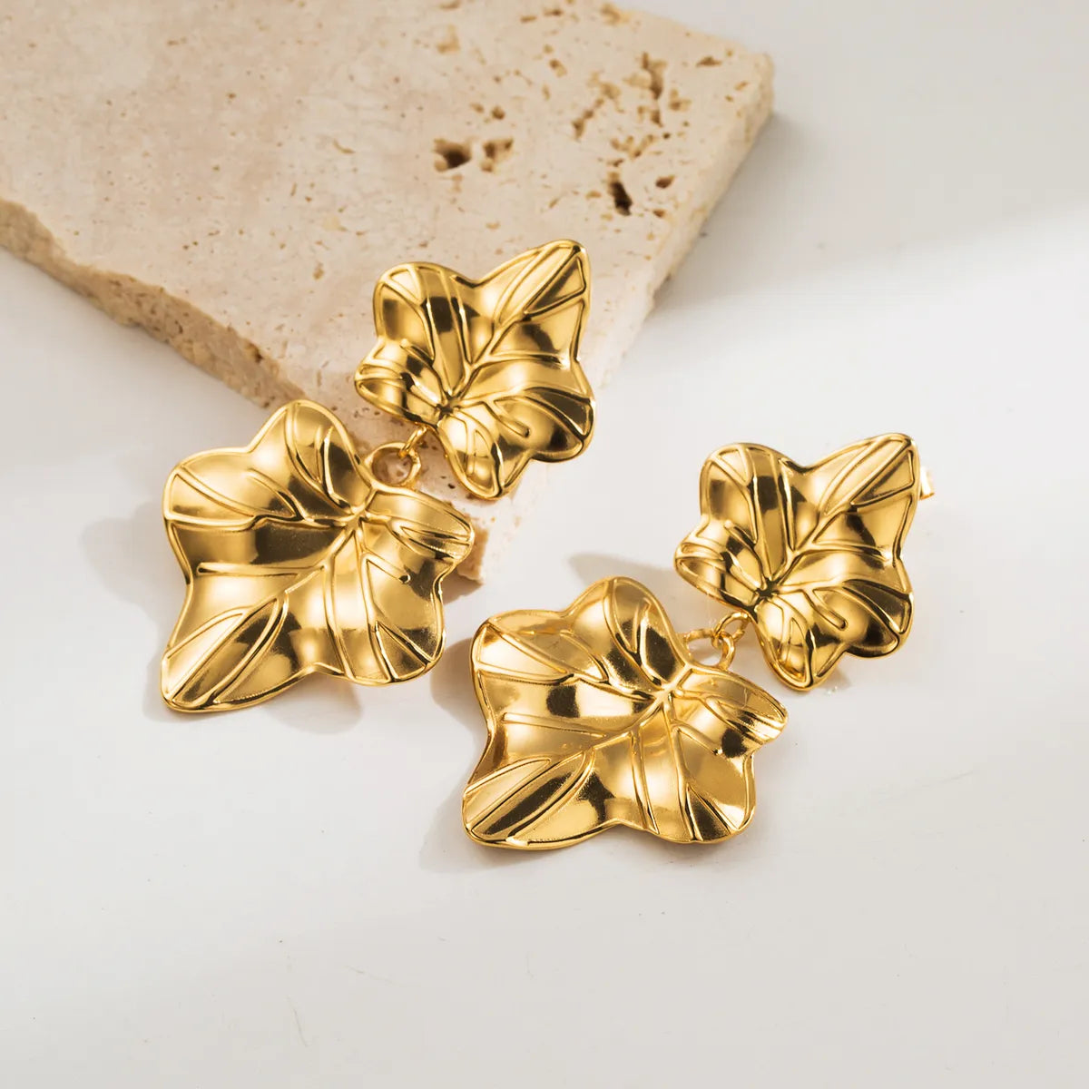 1 Pair Casual Simple Style Leaves Inlay Stainless Steel Artificial Pearls 18K Gold Plated Drop Earrings