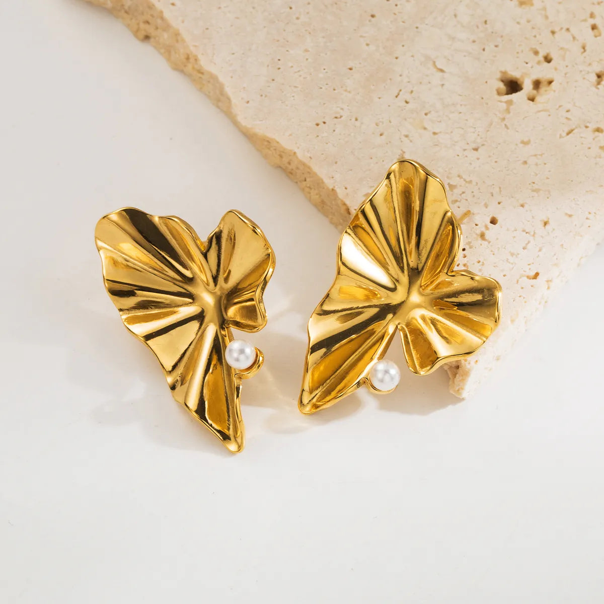 1 Pair Casual Simple Style Leaves Inlay Stainless Steel Artificial Pearls 18K Gold Plated Drop Earrings