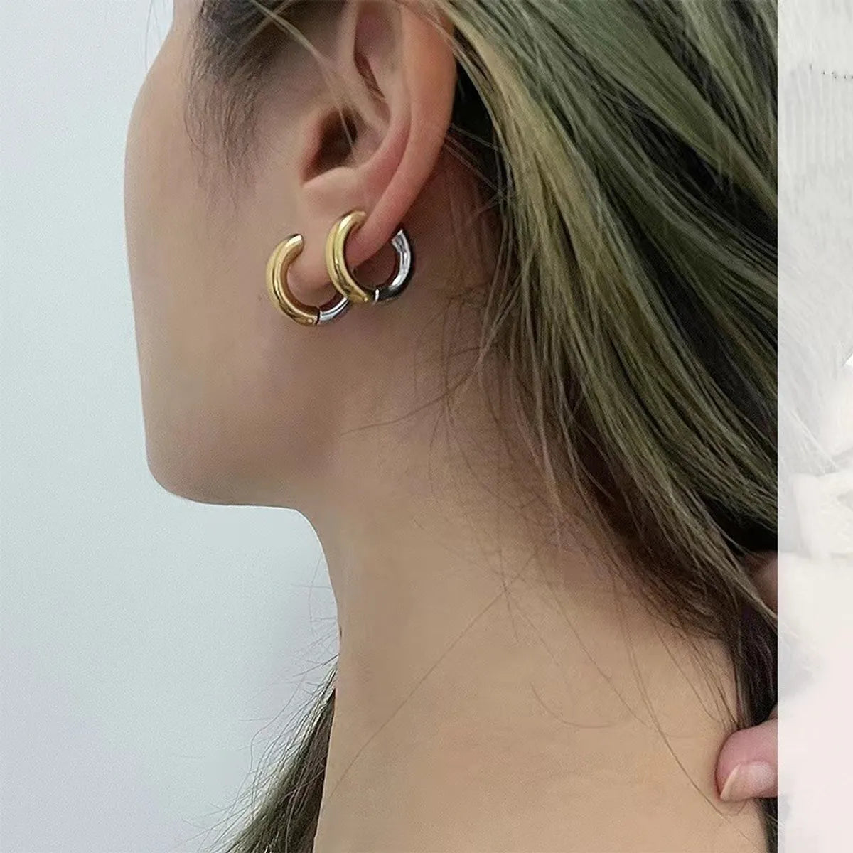 1 Pair Casual Simple Style Round 304 Stainless Steel Earrings