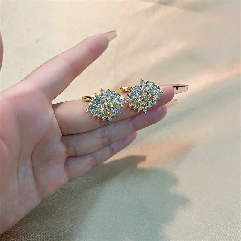 1 Pair Casual Simple Style Shiny Water Droplets Flower Plating Inlay Copper Zircon Gold Plated Ear Studs