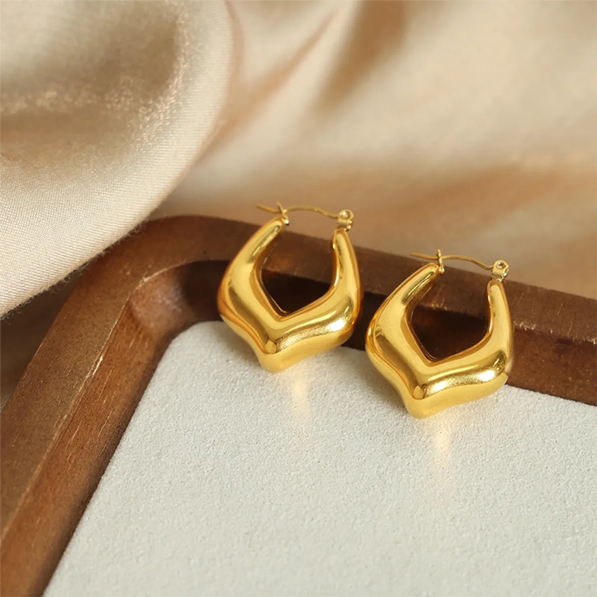 1 Pair Casual Simple Style Solid Color Plating Titanium Steel 18k Gold Plated Hoop Earrings