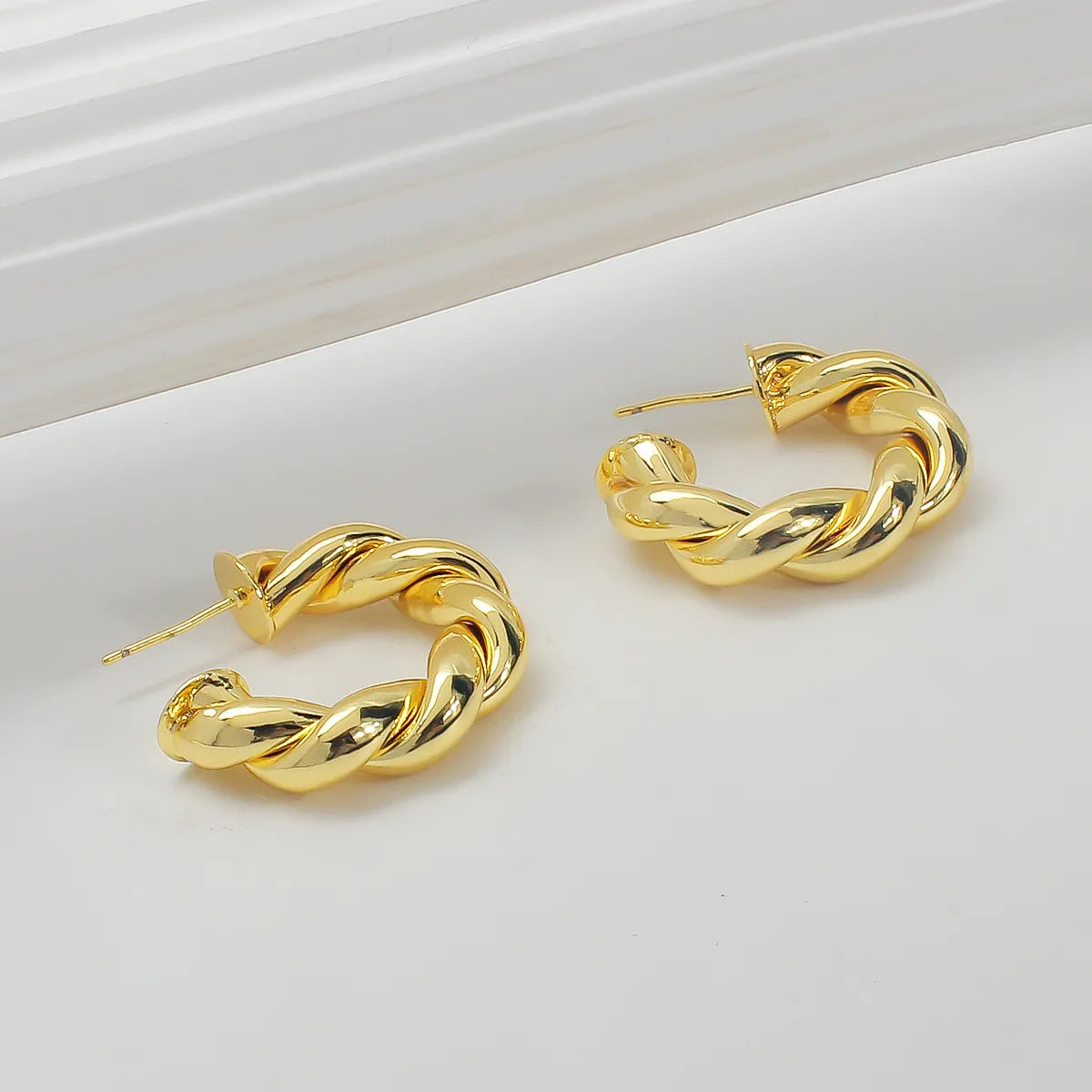 1 Pair Casual Simple Style Twist Plating Copper 18K Gold Plated Ear Studs