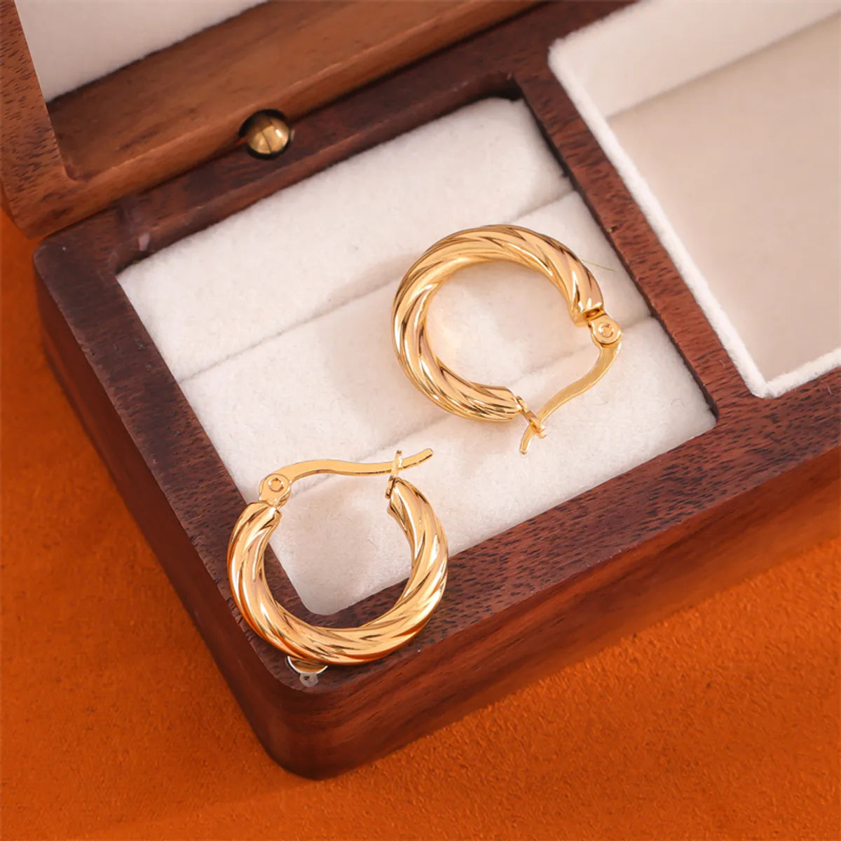 1 Pair Casual Simple Style Twist Plating Stainless Steel Titanium Steel 18k Gold Plated Earrings