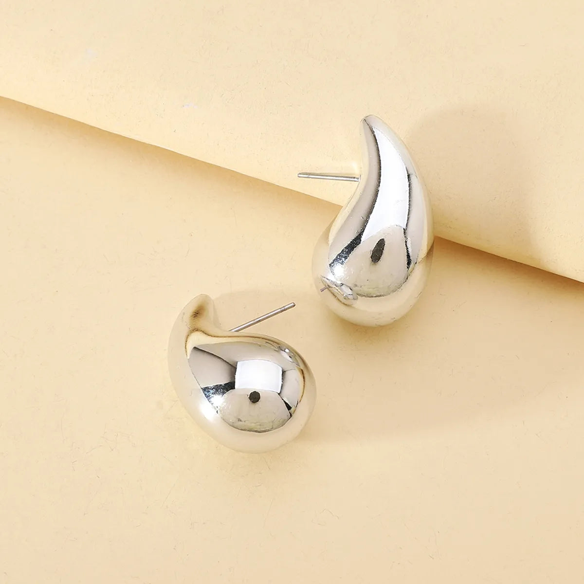 1 Pair Casual Simple Style Water Droplets Spray Paint Water Drop Resin Ear Studs