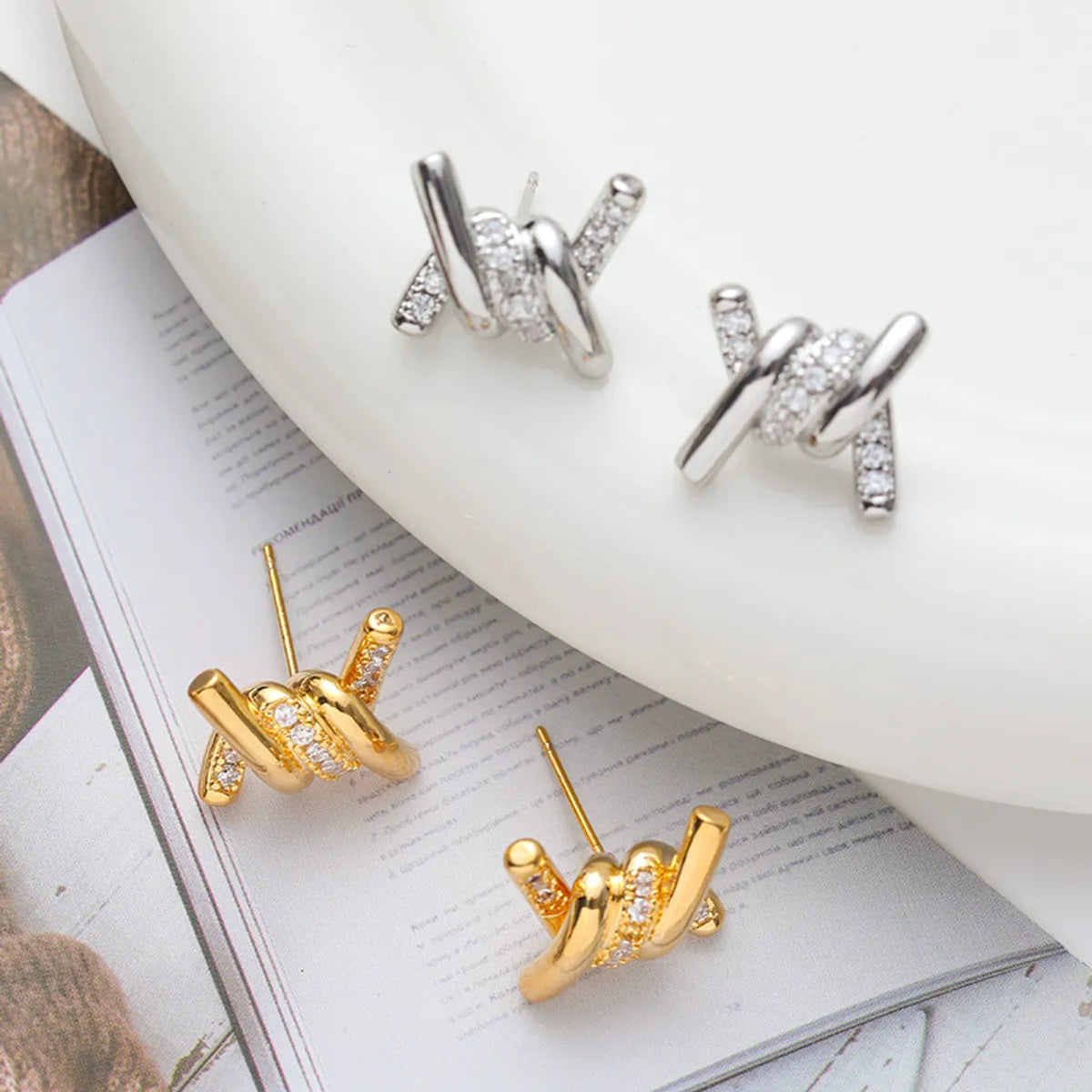 1 Pair Casual Streetwear Geometric Plating Inlay Copper Zircon Ear Studs