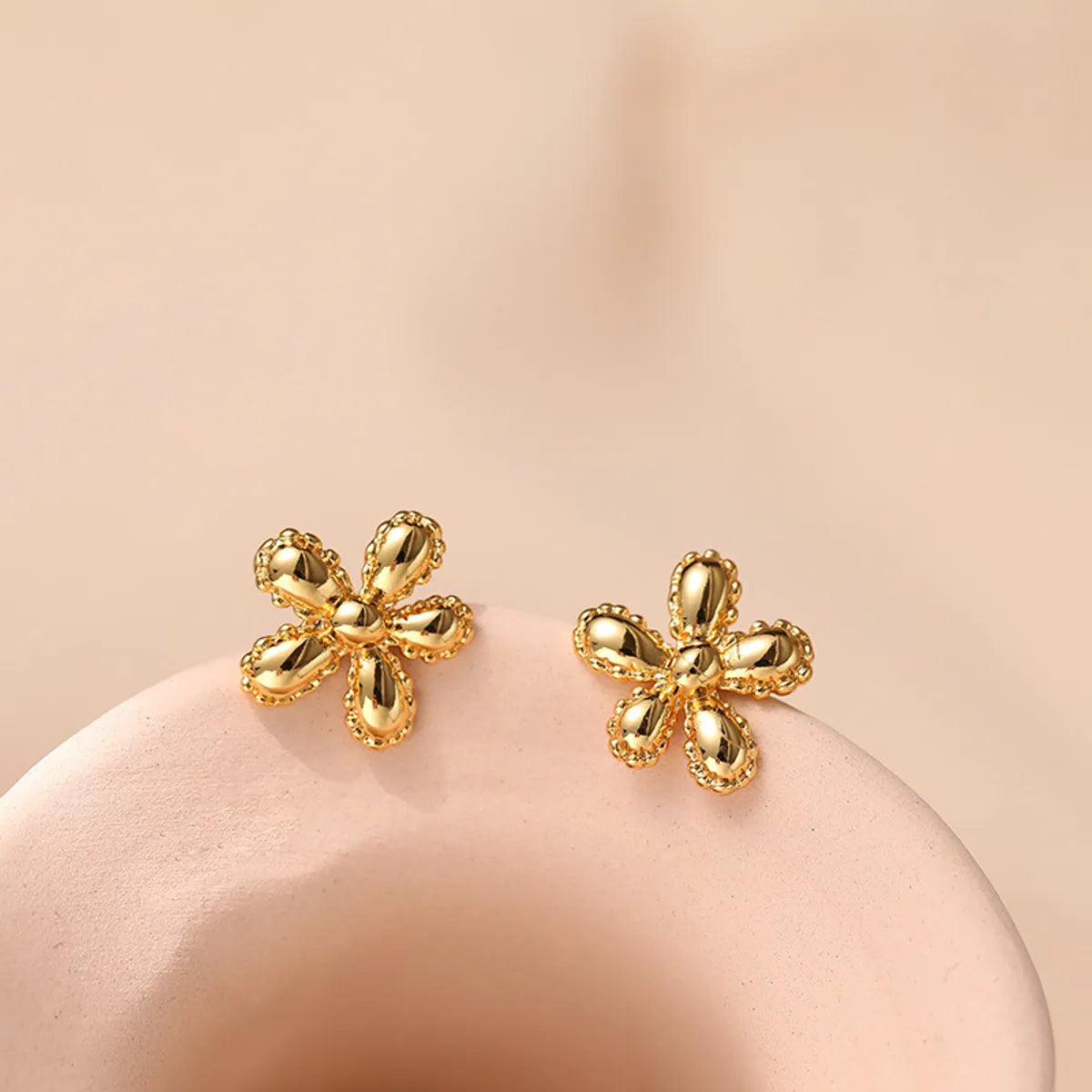 1 Pair Casual Sweet Flower Plating Copper 18k Gold Plated Ear Studs