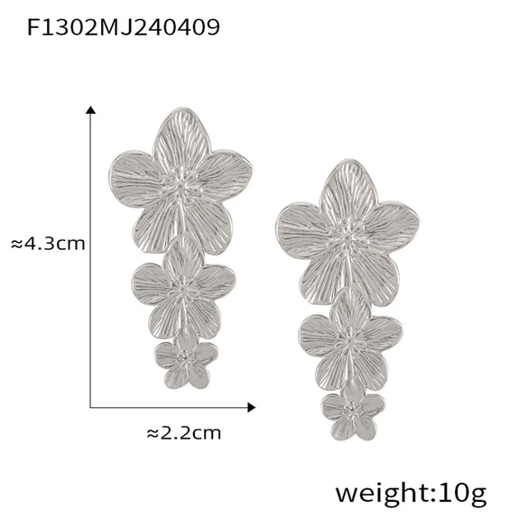1 Pair Casual Sweet Simple Style Flower Petal Butterfly Inlay 304 Stainless Steel Pearl 18K Gold Plated Drop Earrings