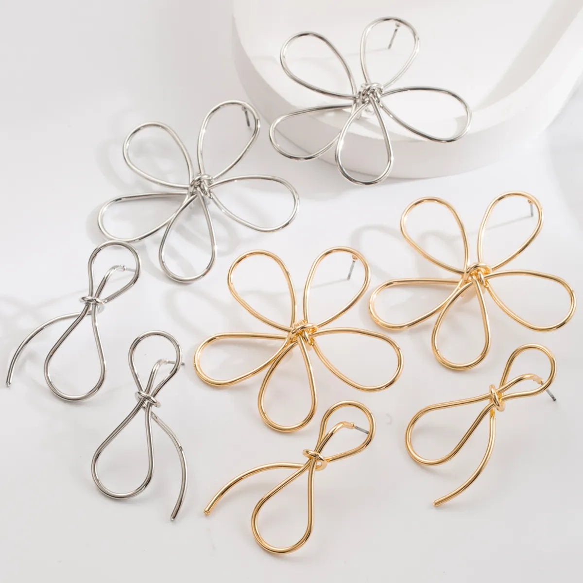 1 Pair Casual Vacation Classic Style Flower Bow Knot Hollow Out Alloy Gold Plated Ear Studs