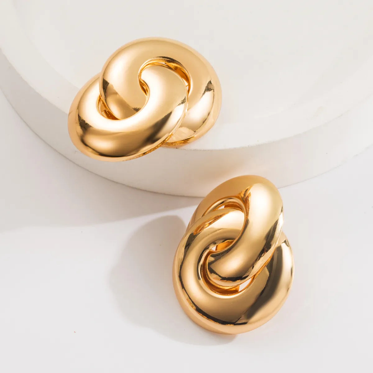 1 Pair Casual Vacation Classic Style Geometric Solid Color Alloy Gold Plated Ear Studs