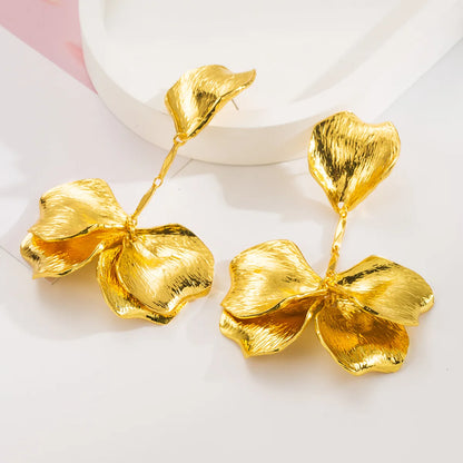 1 Pair Casual Vacation Classic Style Petal Plating Alloy Gold Plated Silver Plated Drop Earrings