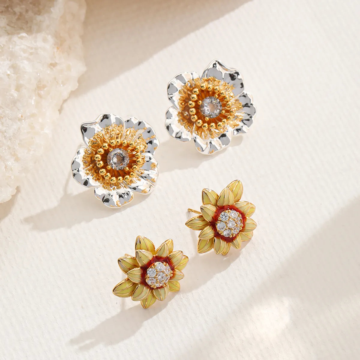 1 Pair Casual Vacation Flower Inlay Copper Zircon 18K Gold Plated Silver Plated Ear Studs