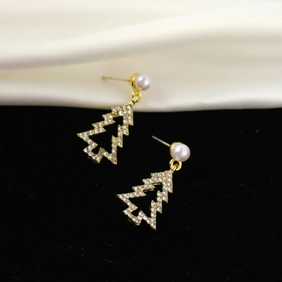 1 Pair Christmas Christmas Tree Alloy Hollow Out Artificial Pearls Rhinestones Christmas Women's Drop Earrings