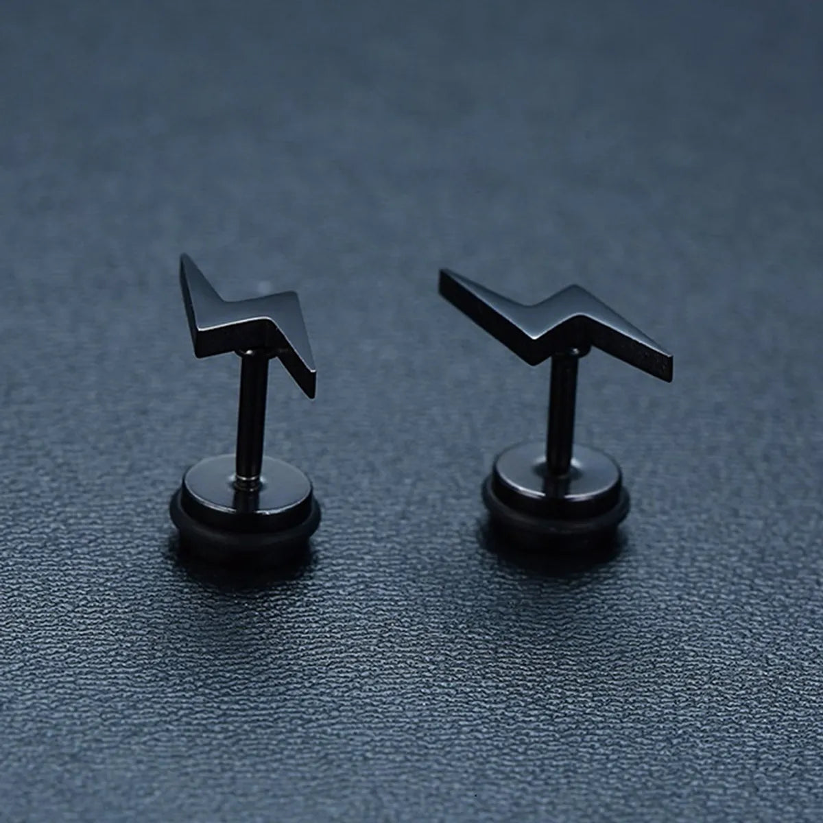 1 Pair Classic Style British Style Lightning Plating 304 Stainless Steel Black Plated Ear Studs