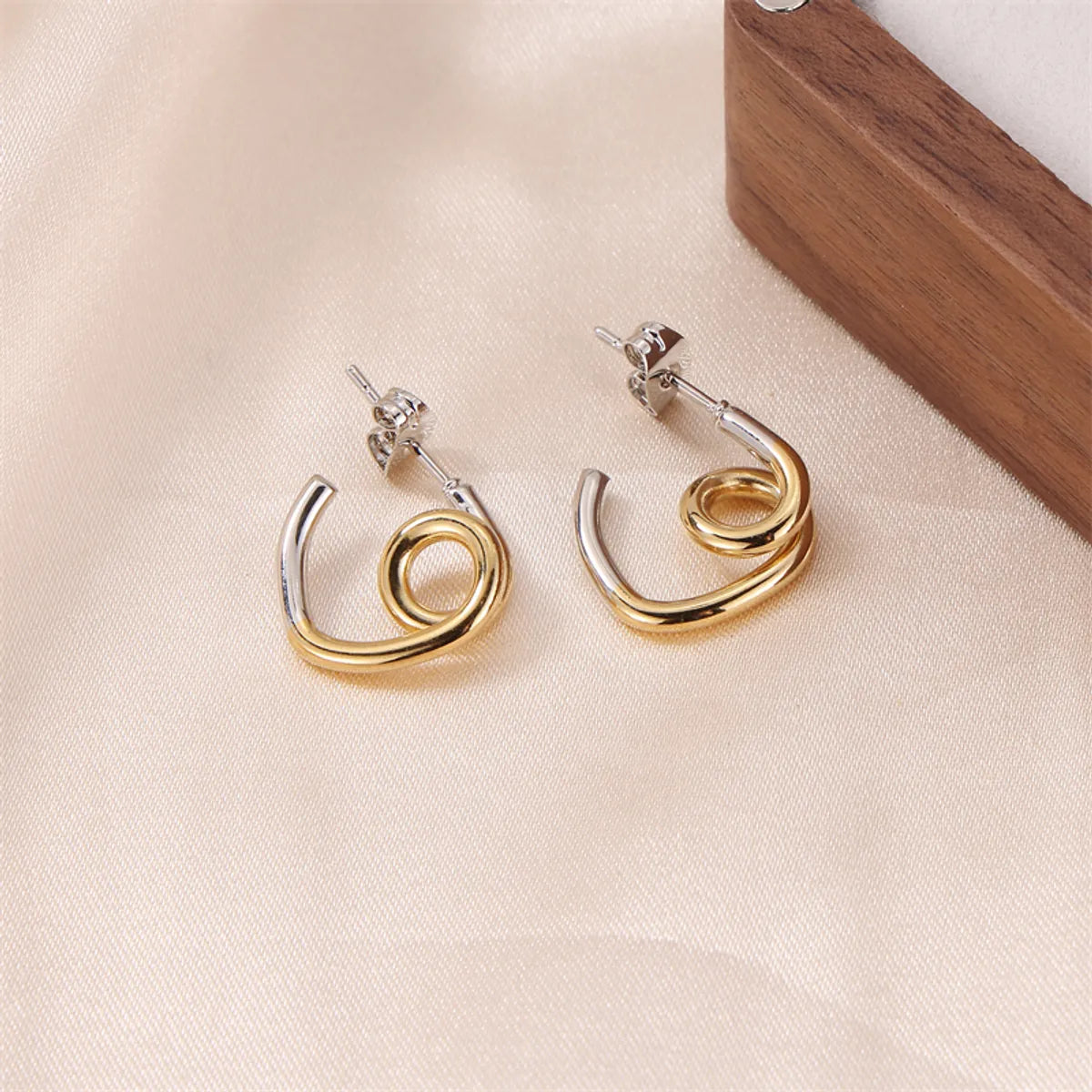 1 Pair Classic Style Commute Geometric Plating Stainless Steel Gold Plated Ear Studs