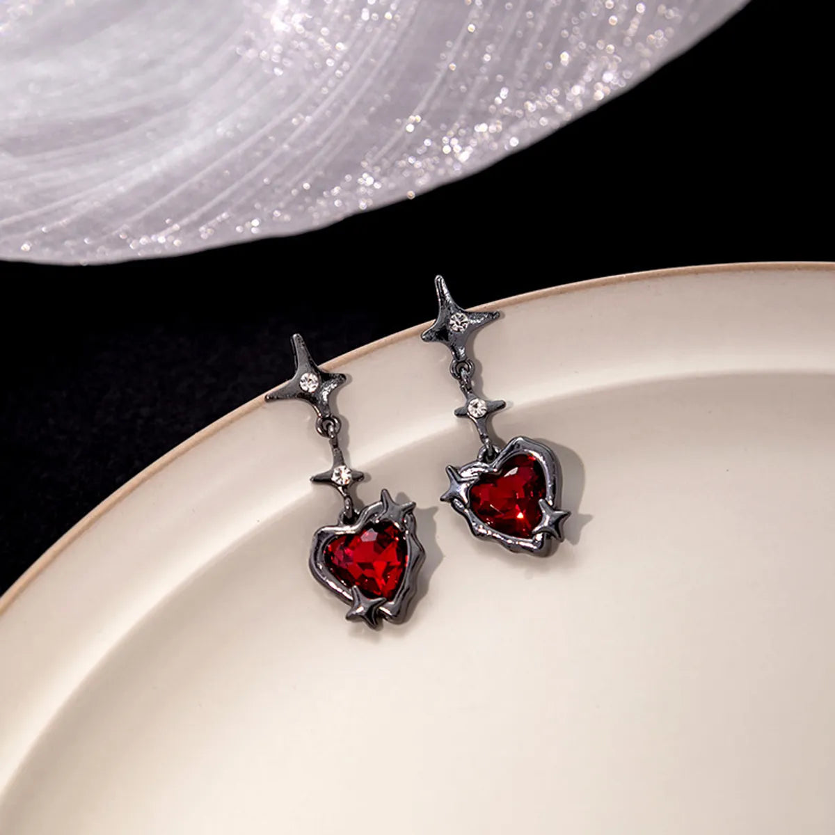 1 Pair Classic Style Heart Shape Alloy Drop Earrings