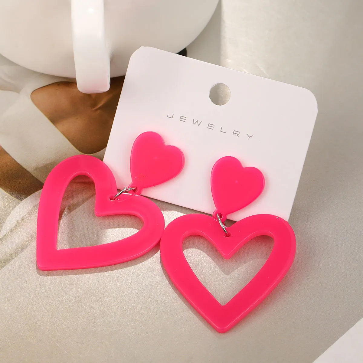 1 Pair Classic Style Heart Shape Enamel Alloy Drop Earrings