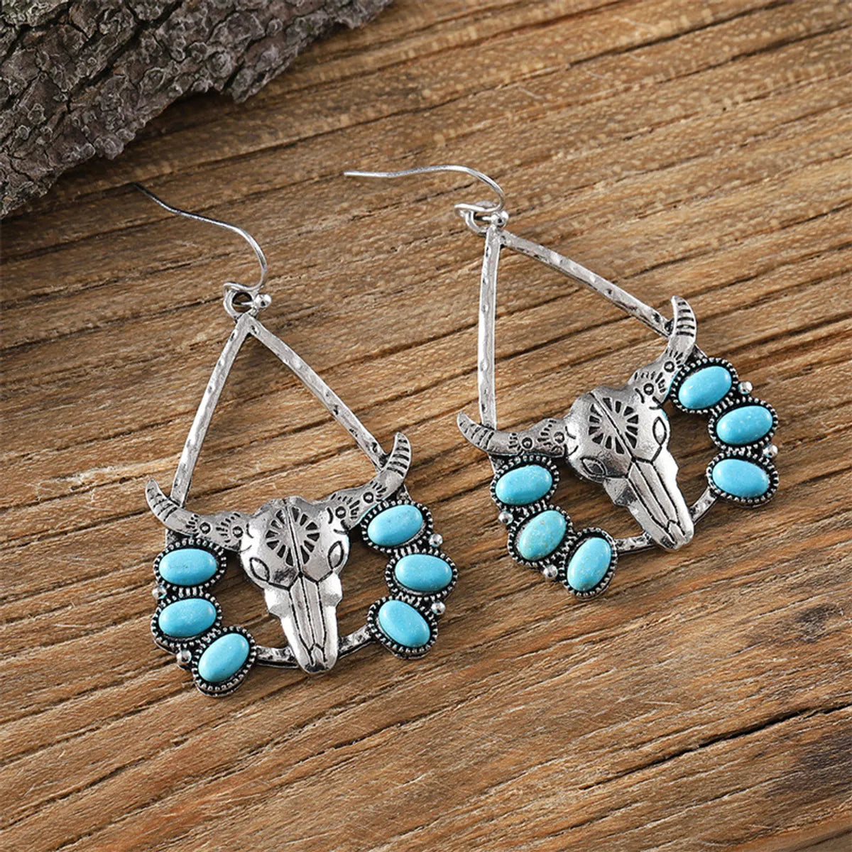 1 Pair Classical Ethnic Style Bull Head Plating Inlay Zinc Alloy Turquoise Drop Earrings