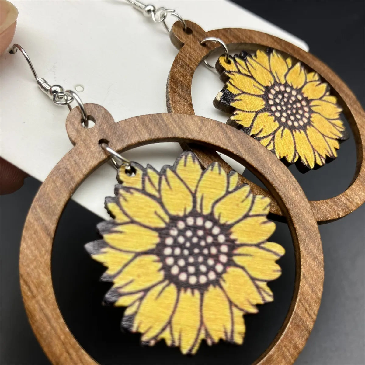 1 Pair Classical Pastoral British Style Sunflower Wood Drop Earrings