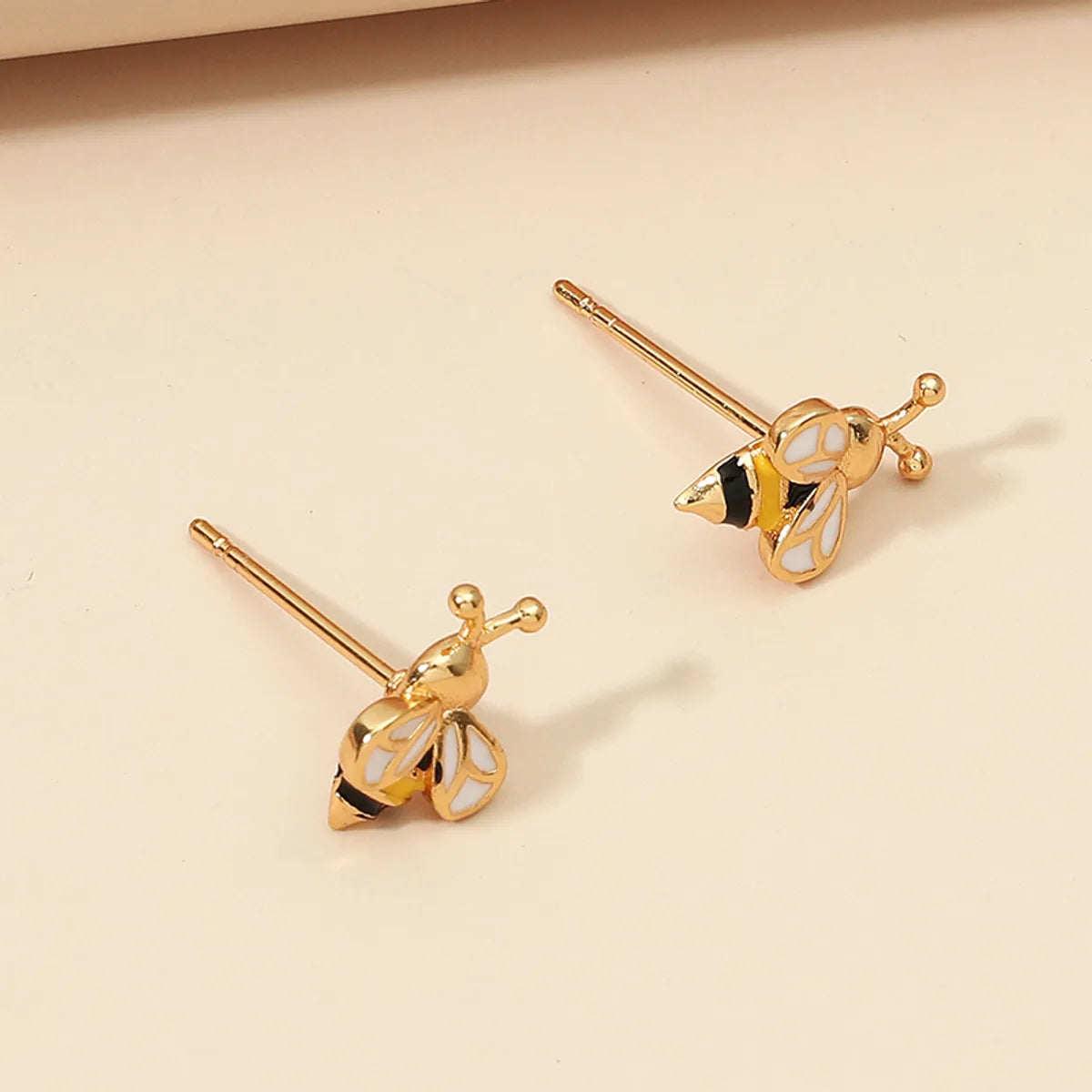 1 Pair Cute Bee Enamel Plating Copper Gold Plated Ear Studs