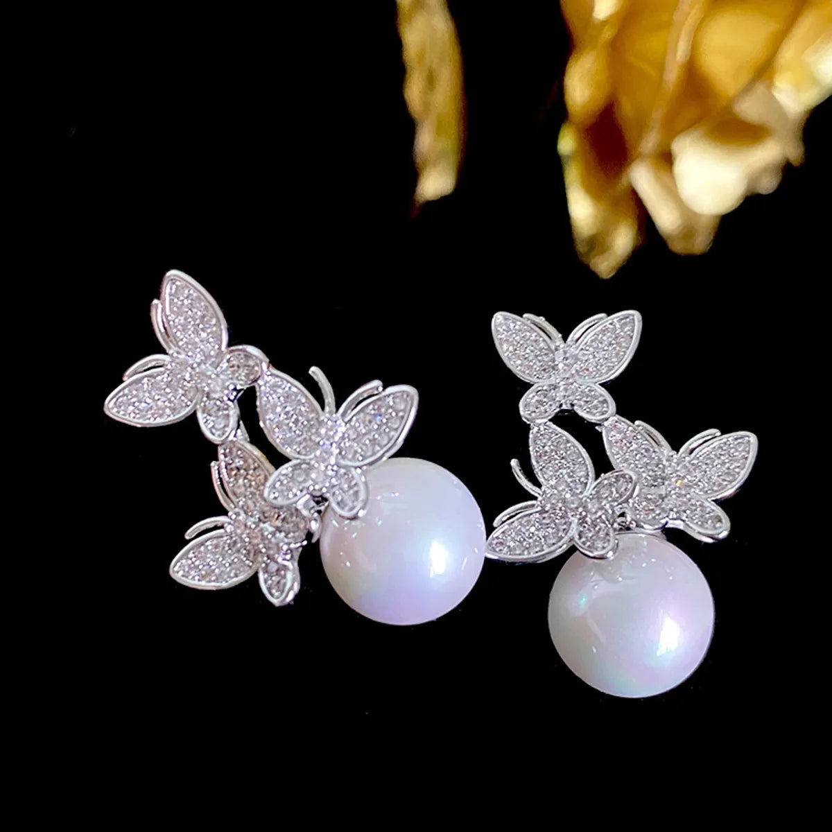 1 Pair Cute Butterfly Inlay Imitation Pearl Copper Zircon Ear Studs