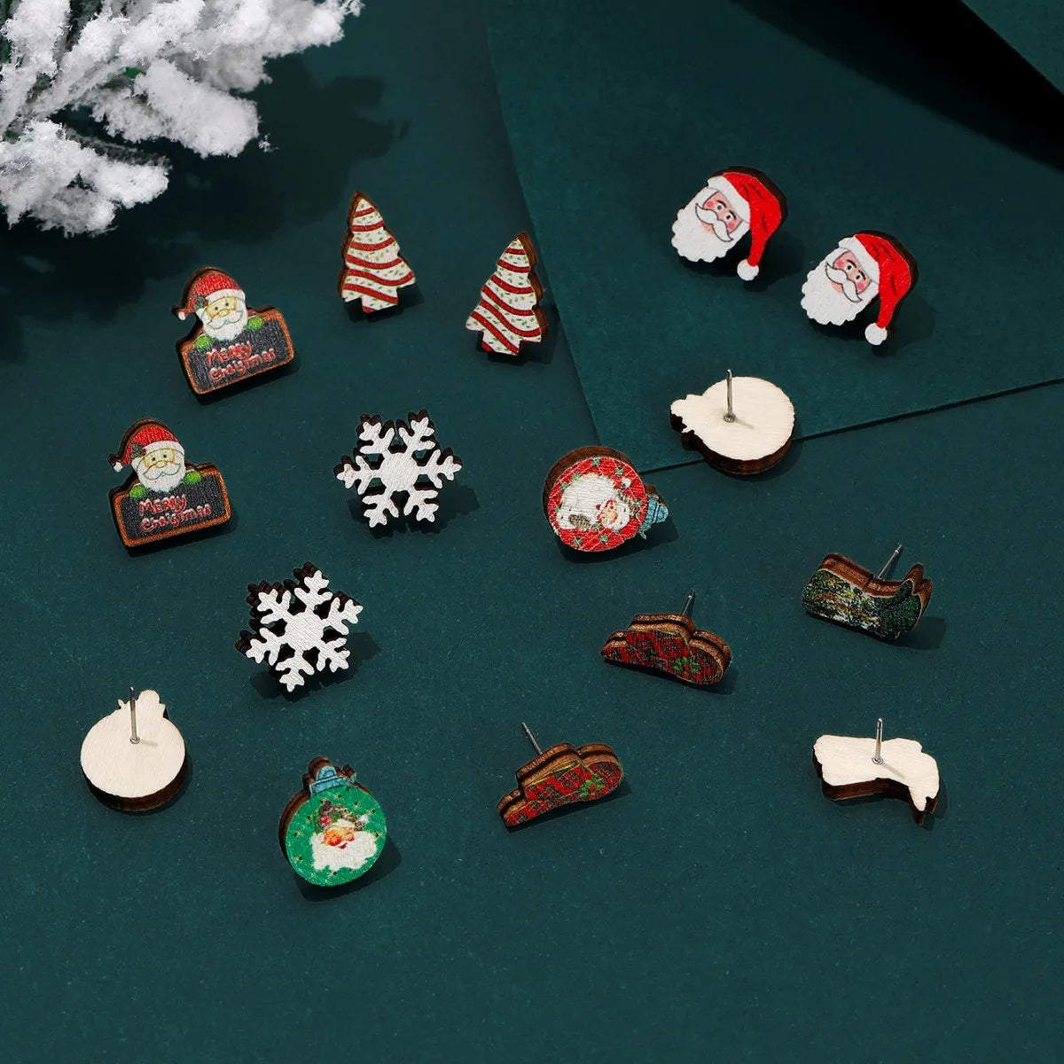 1 Pair Cute Christmas Hat Santa Claus Snowflake Wood Ear Studs