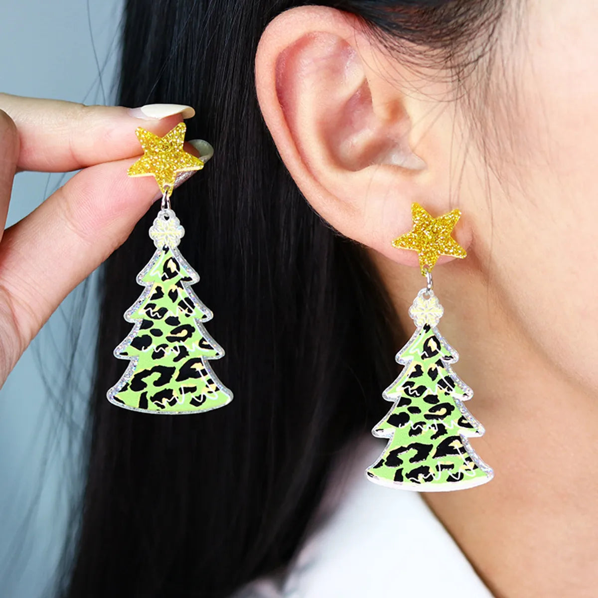 1 Pair Cute Christmas Tree Arylic Drop Earrings