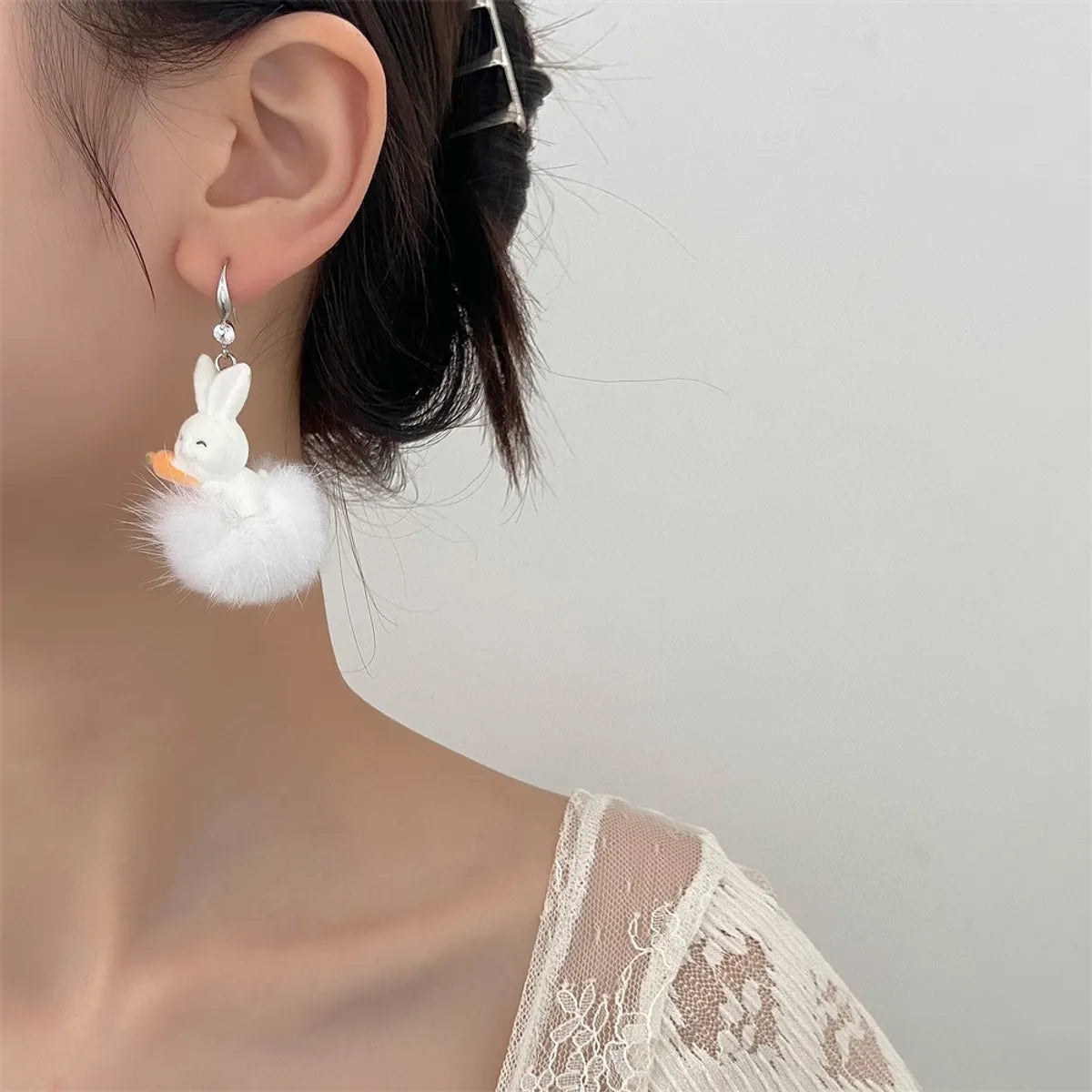 1 Pair Cute Classic Style Rabbit Resin Drop Earrings