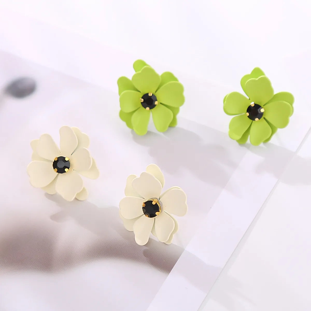 1 Pair Cute Flower Inlay Alloy Rhinestones Ear Studs