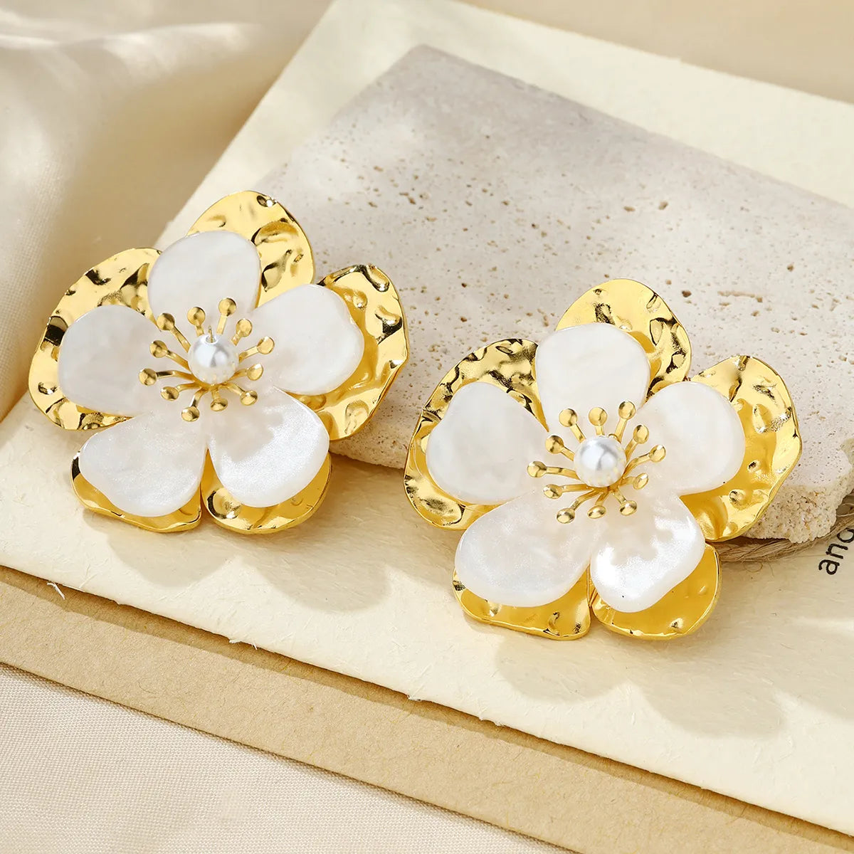 1 Pair Cute Flower Plating Inlay 304 Stainless Steel Shell 18K Gold Plated Ear Studs