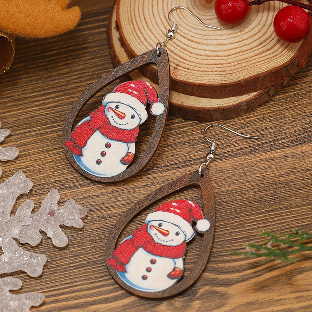 1 Pair Cute Funny Pastoral Santa Claus Plating Hollow Out Wood Silver Plated Earrings