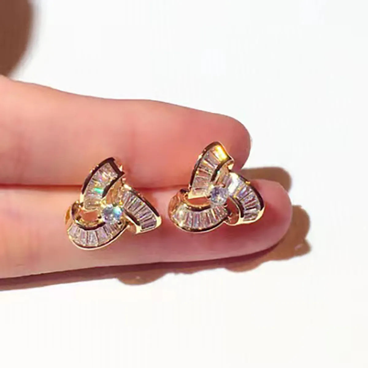 1 Pair Cute Geometric Copper Inlay Artificial Gemstones Ear Studs