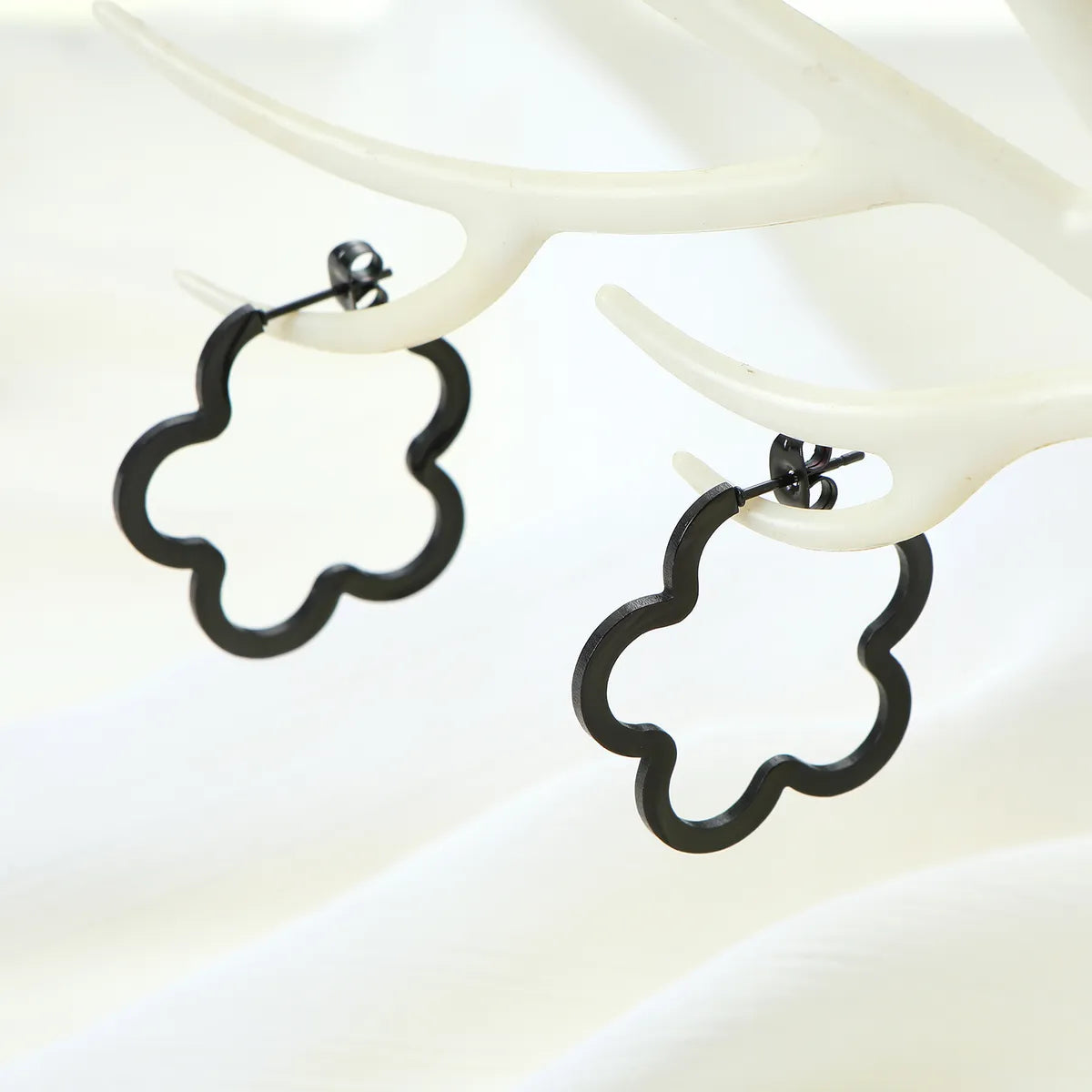 1 Pair Cute Lady Flower Alloy Earrings