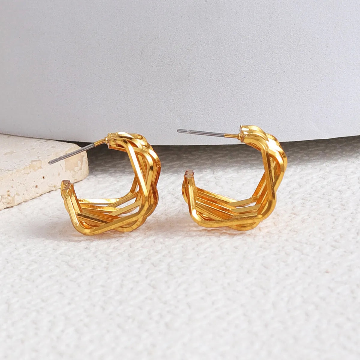 1 Pair Cute Lady Shiny Solid Color Plating Hollow Out Copper 18k Gold Plated Hoop Earrings Ear Studs