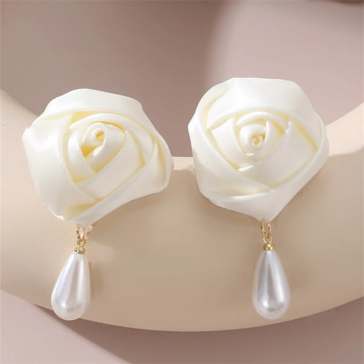 1 Pair Cute Lady Sweet Flower Artificial Pearl Cloth Ear Studs